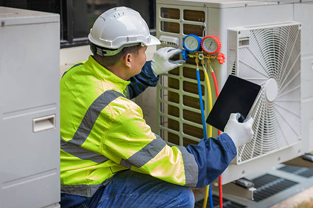 Professional Hvac technician working in Mullin, TX